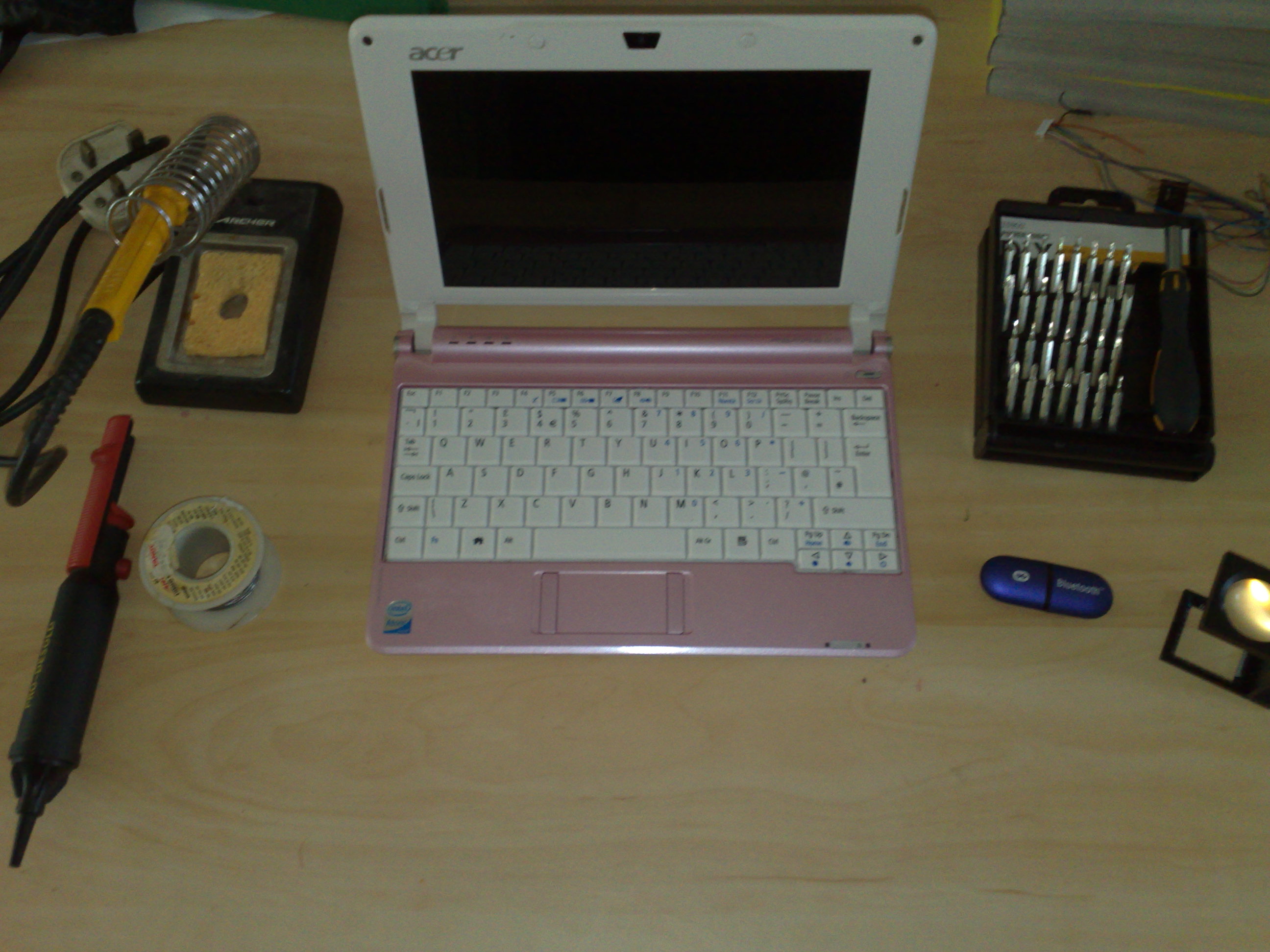 Hacking the Aspire One for &lsquo;built-in&rsquo; bluetooth